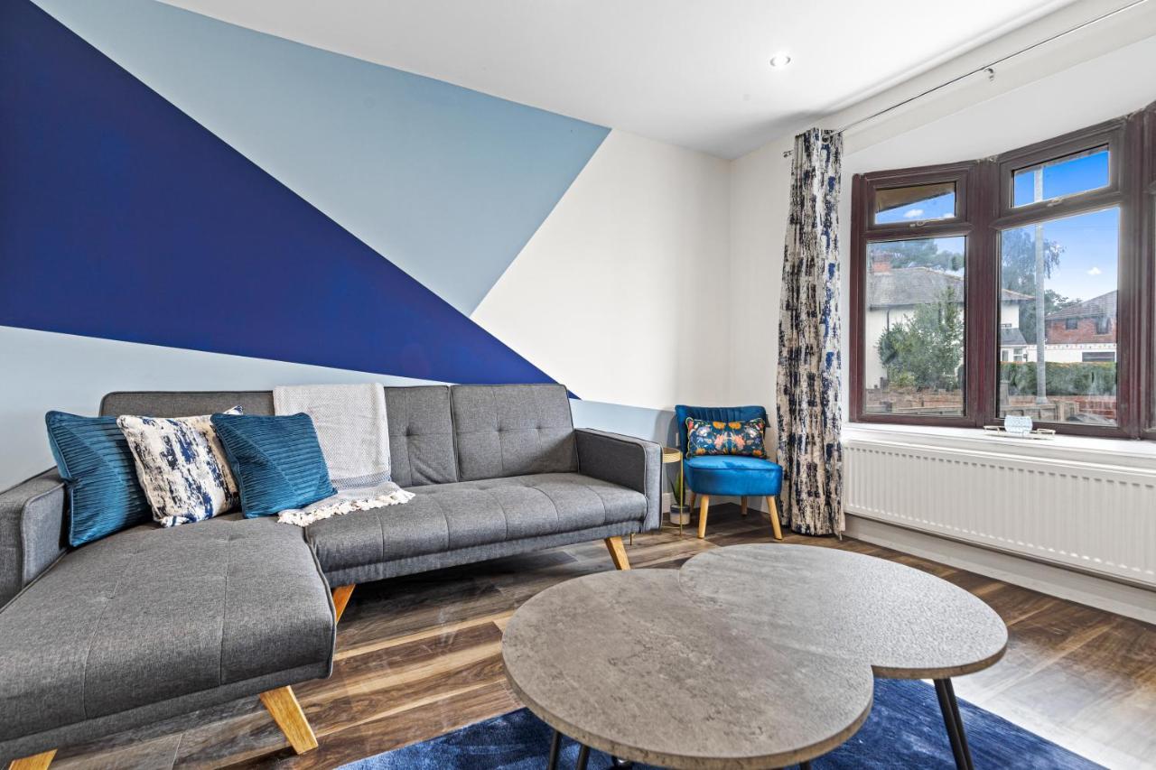 Walsall - 4 Bedroom House, Wi-Fi, Garden , Sleeps 8 - Jrr Stays Bescot Экстерьер фото