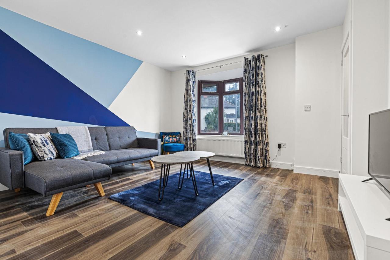 Walsall - 4 Bedroom House, Wi-Fi, Garden , Sleeps 8 - Jrr Stays Bescot Экстерьер фото